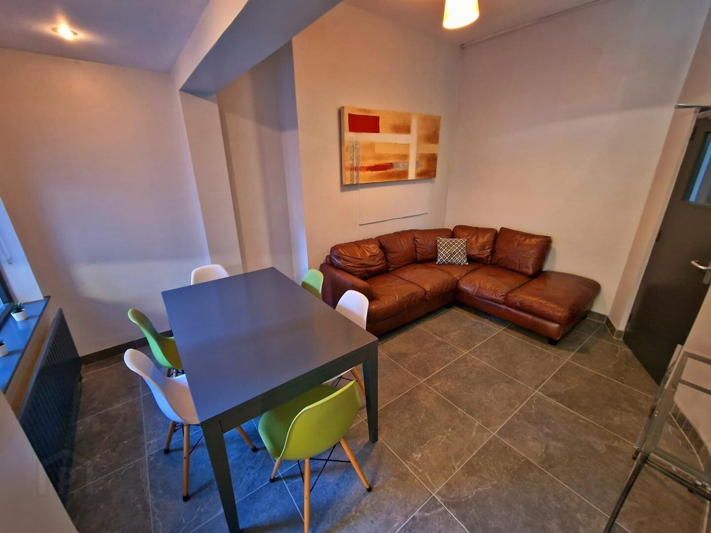 Room 5, 55 Cromwell Road 4 of 22