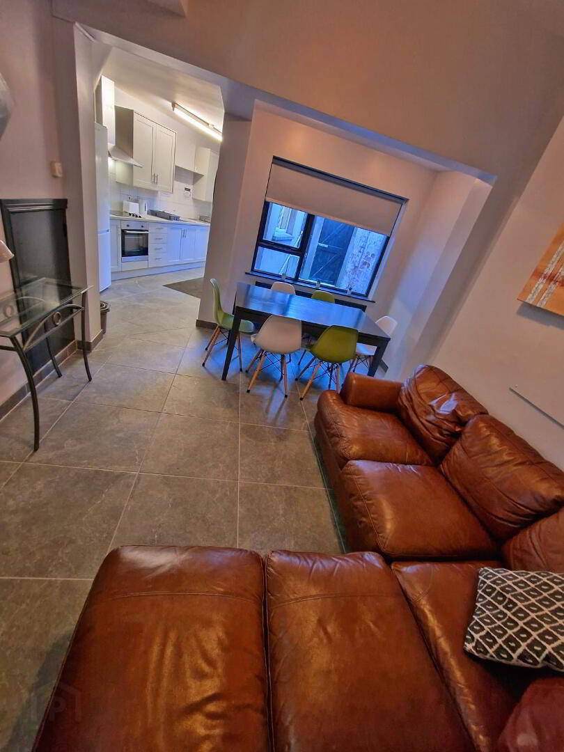 Room 5, 55 Cromwell Road 6 of 22