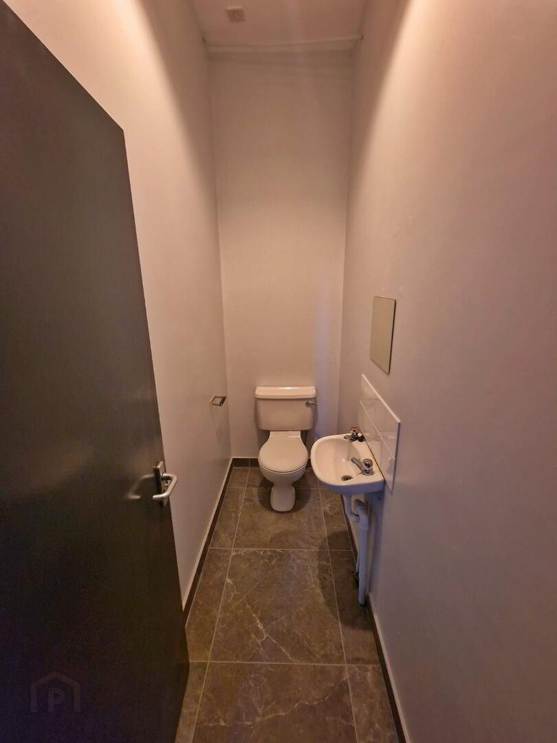 Room 5, 55 Cromwell Road 22 of 22