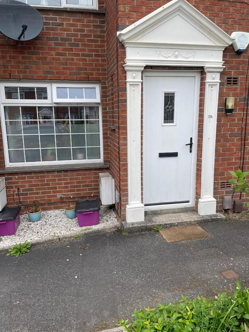 27a Eastleigh Dale 1 of 14