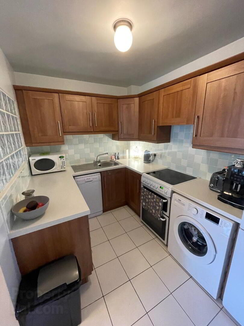 27a Eastleigh Dale 5 of 14