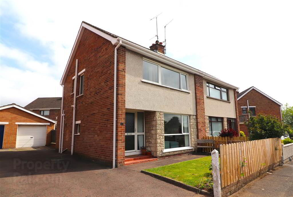 27 Whitla Road 1 of 11