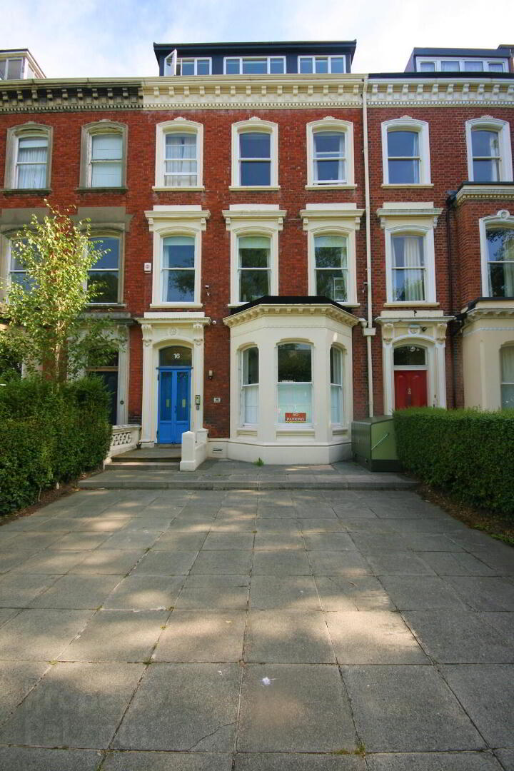 Apt 4, 16 College Gardens 1 of 13