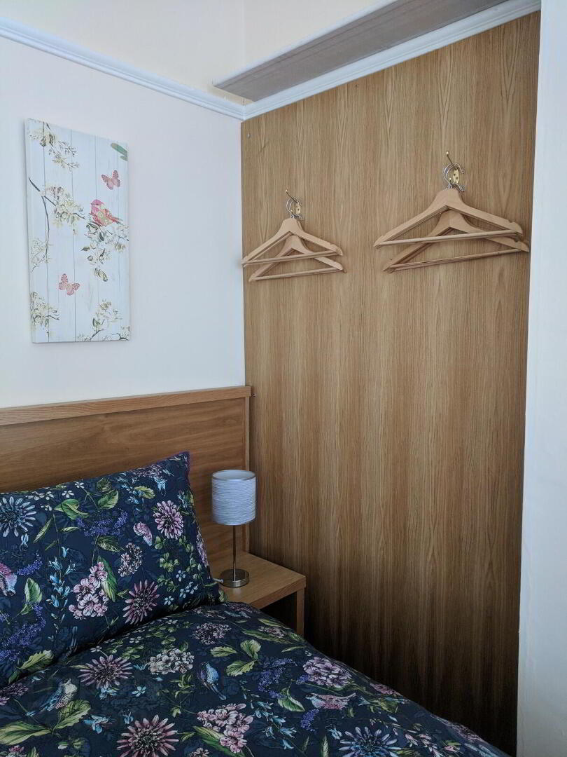 Apt 4, 16 College Gardens 4 of 13