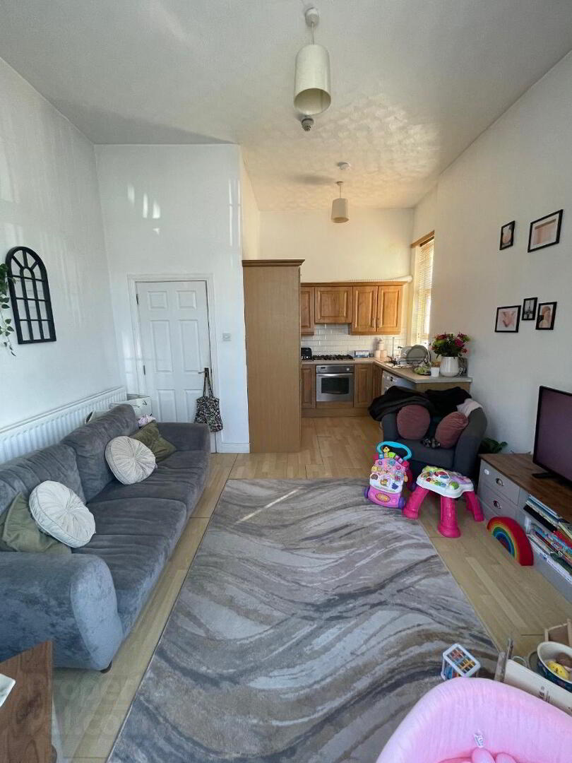 Apt 1 Castleview House, 695 Antrim Road 3 of 7