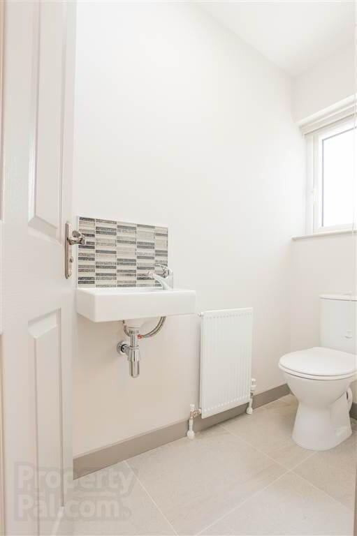 Apt 7, Hillview Avenue 4 of 17