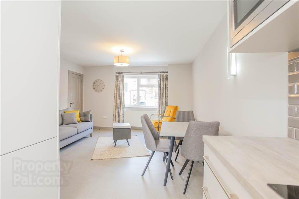 Apt 7, Hillview Avenue 7 of 17