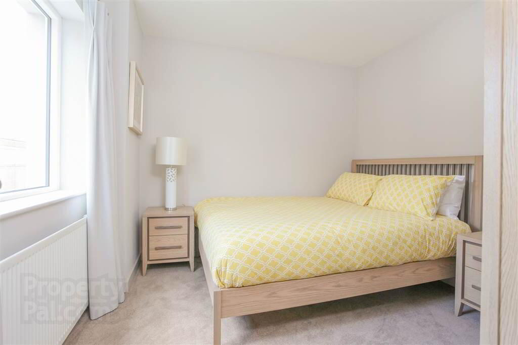 Apt 7, Hillview Avenue 10 of 17