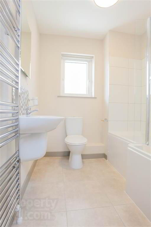 Apt 7, Hillview Avenue 13 of 17