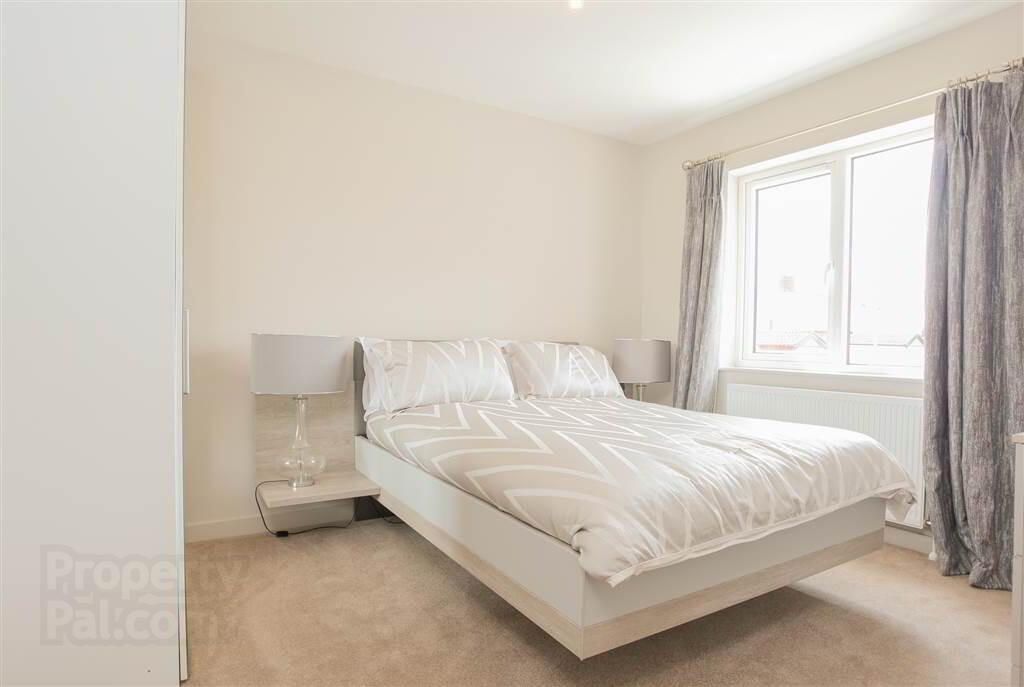 Apt 7, Hillview Avenue 14 of 17