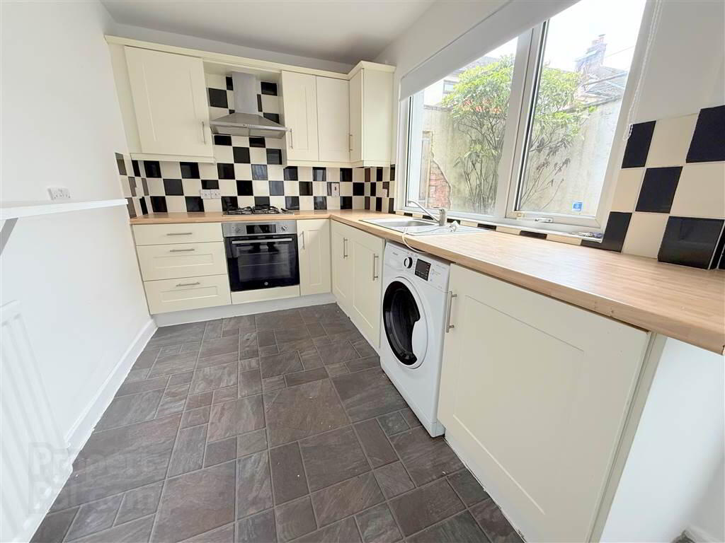 147 Rosebery Road 6 of 12
