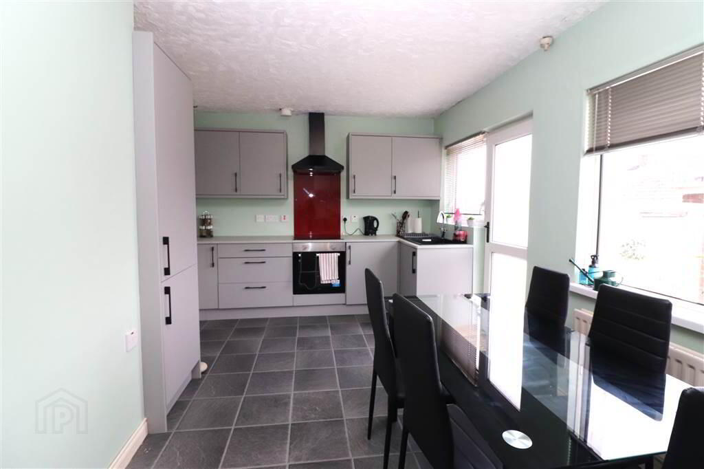 30 Brookvale Rise 4 of 13