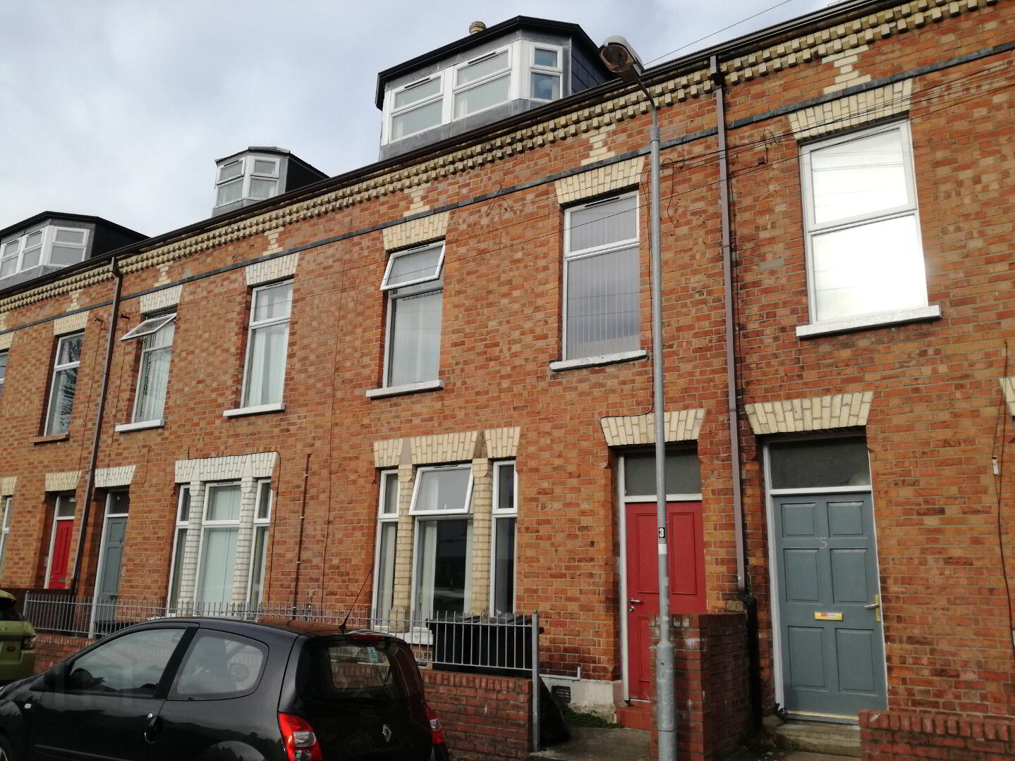 Apt 2, 7 Dunluce Avenue 1 of 6