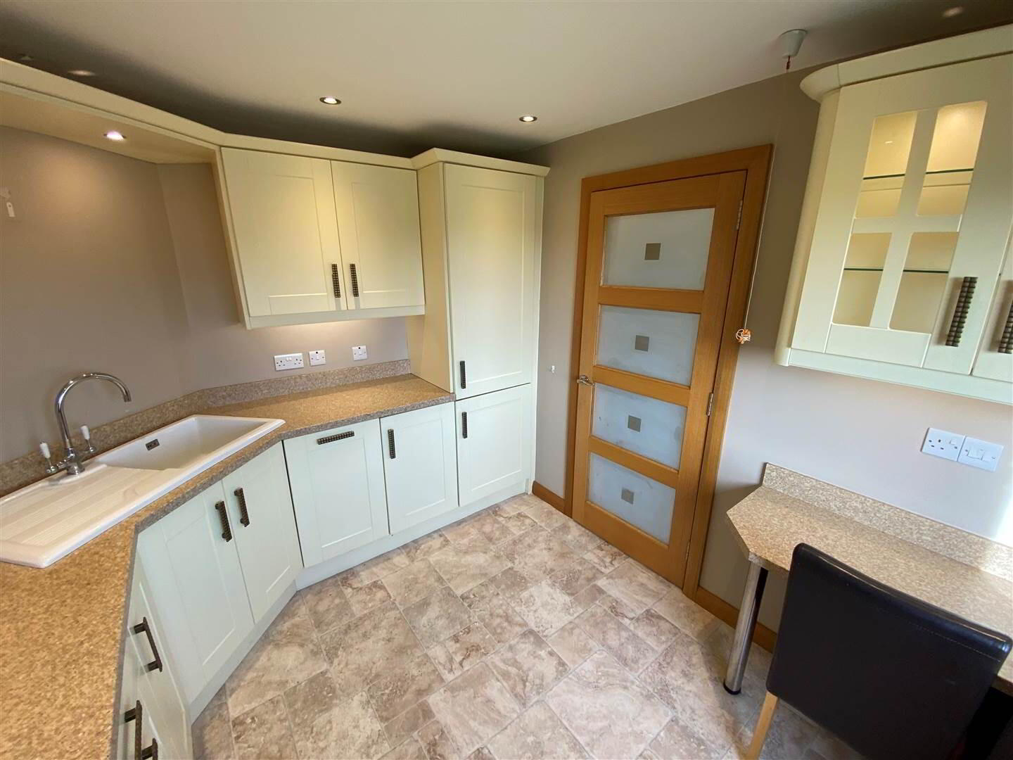 Apt13, Lyndhurst Court 6 of 11
