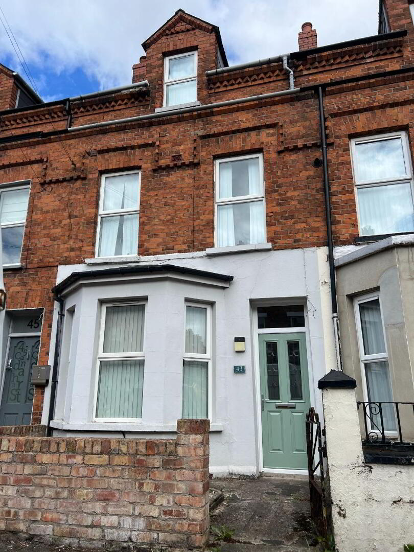 Room 1, 43 Candahar Street 1 of 7