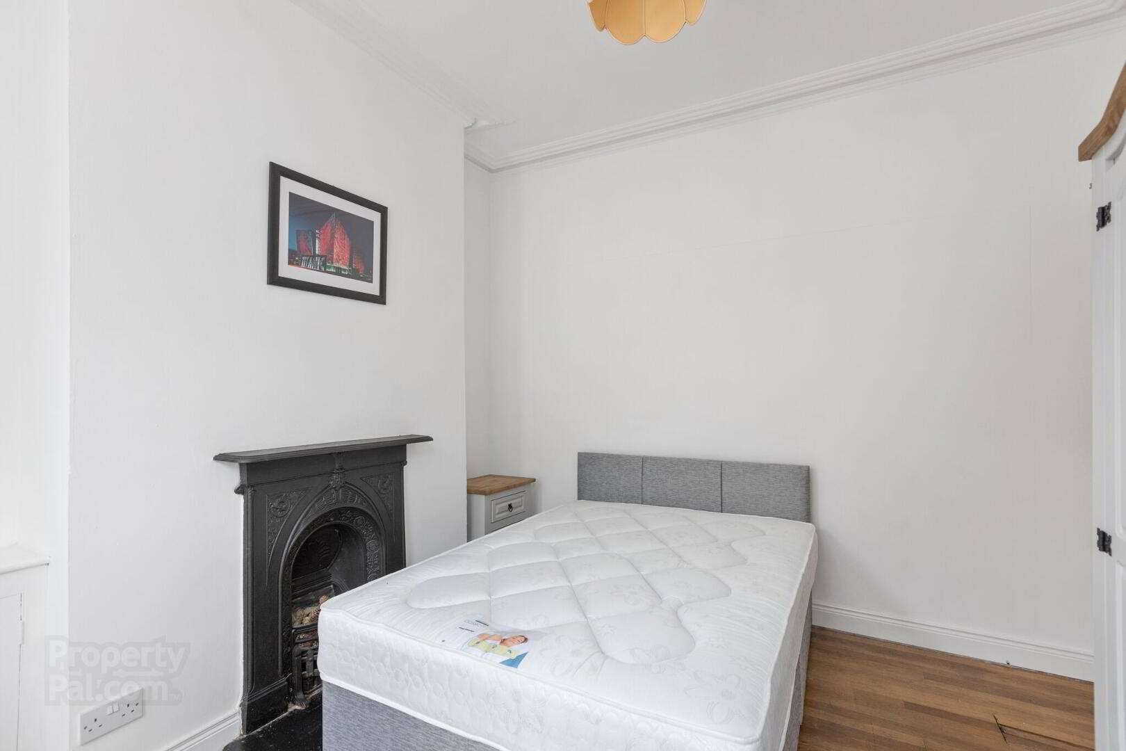 Room 1, 43 Candahar Street 6 of 7