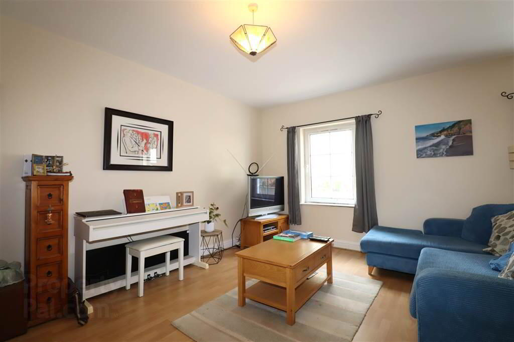 34 Glenmore Place 4 of 9