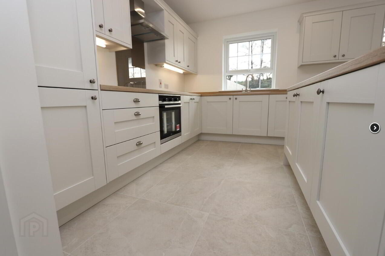 Semi-Detached 5 of 15