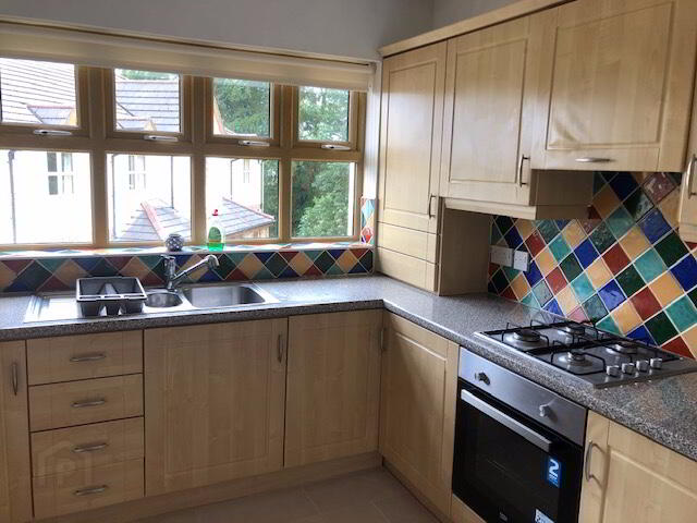 35 Woodrow Gardens 3 of 10