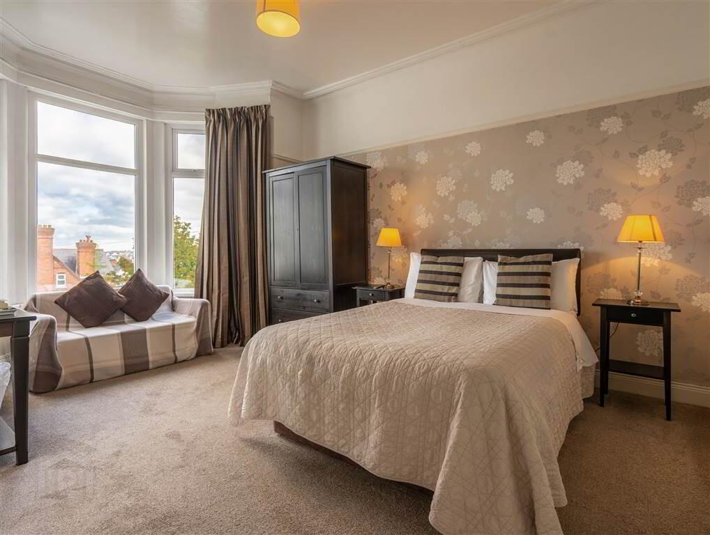 Ennislare House, 7 Princetown Road 9 of 47