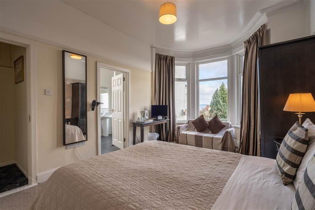 Ennislare House, 7 Princetown Road 10 of 47