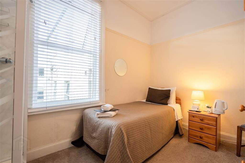 Ennislare House, 7 Princetown Road 15 of 47