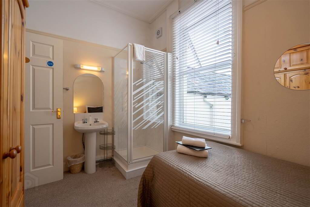 Ennislare House, 7 Princetown Road 16 of 47