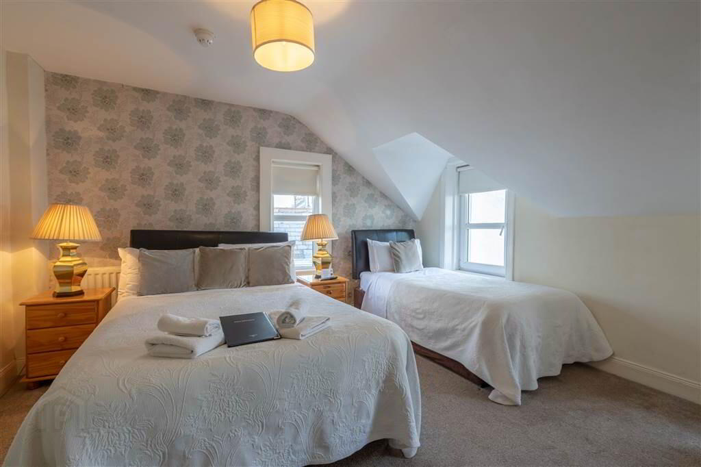 Ennislare House, 7 Princetown Road 22 of 47