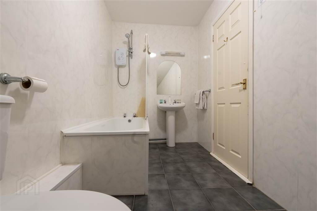 Ennislare House, 7 Princetown Road 23 of 47