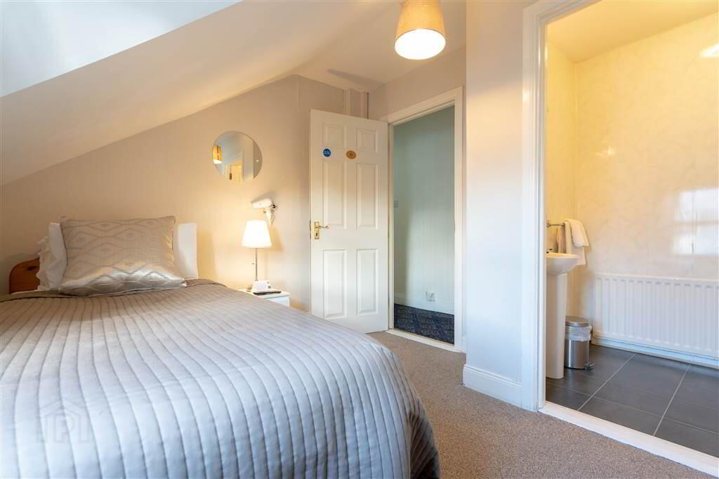 Ennislare House, 7 Princetown Road 25 of 47