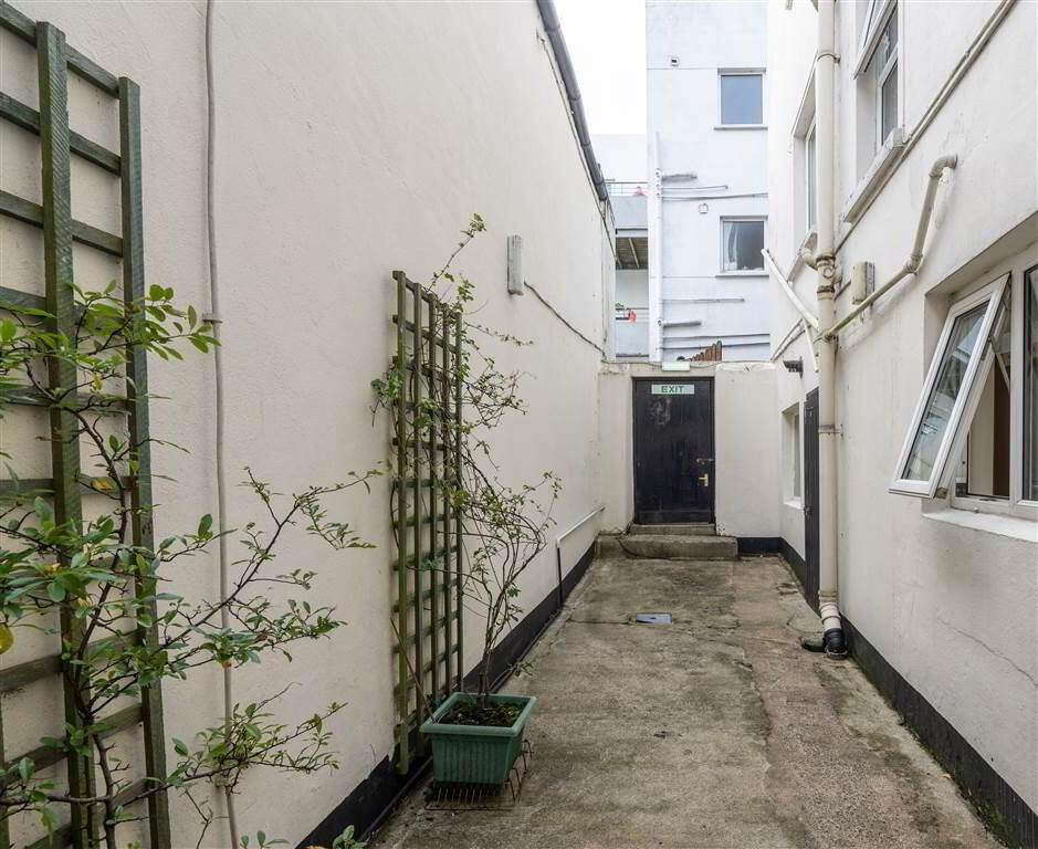 Ennislare House, 7 Princetown Road 43 of 47