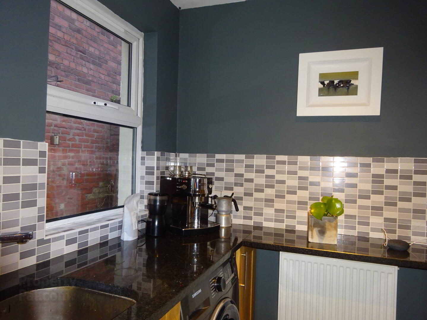 6 Haypark Avenue 9 of 17