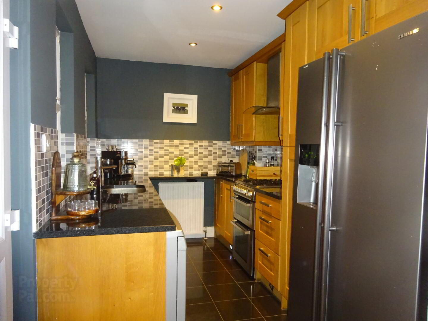 6 Haypark Avenue 8 of 17