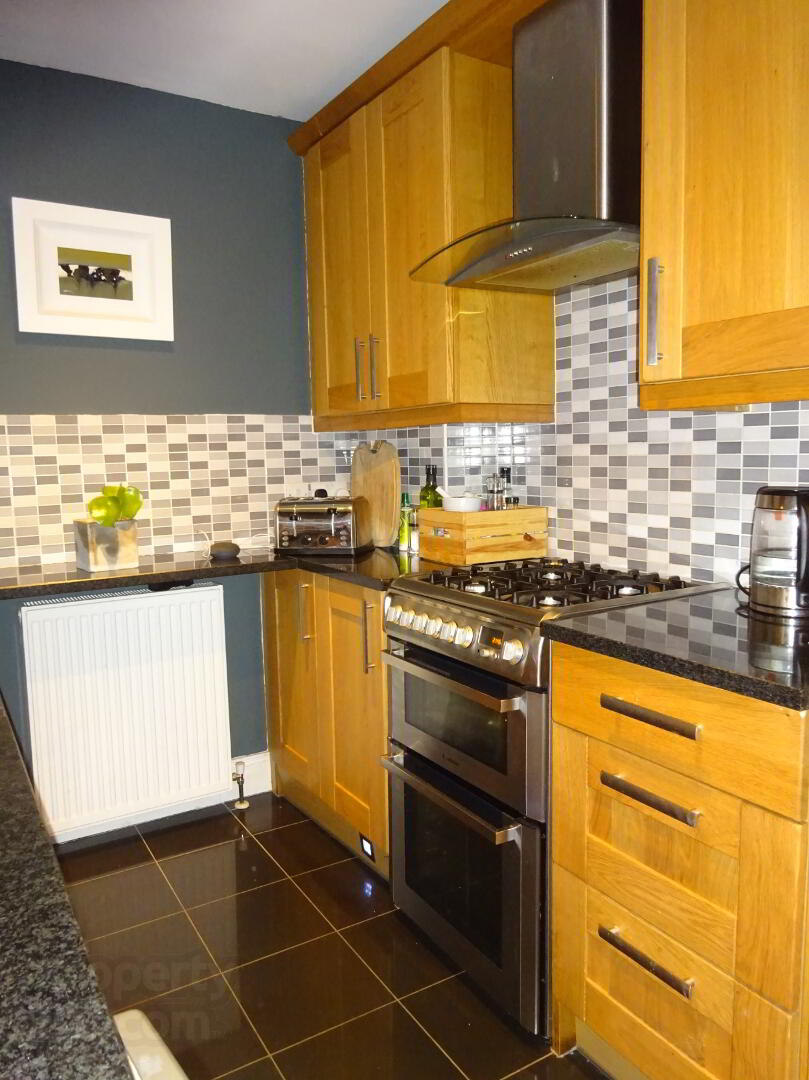 6 Haypark Avenue 7 of 17