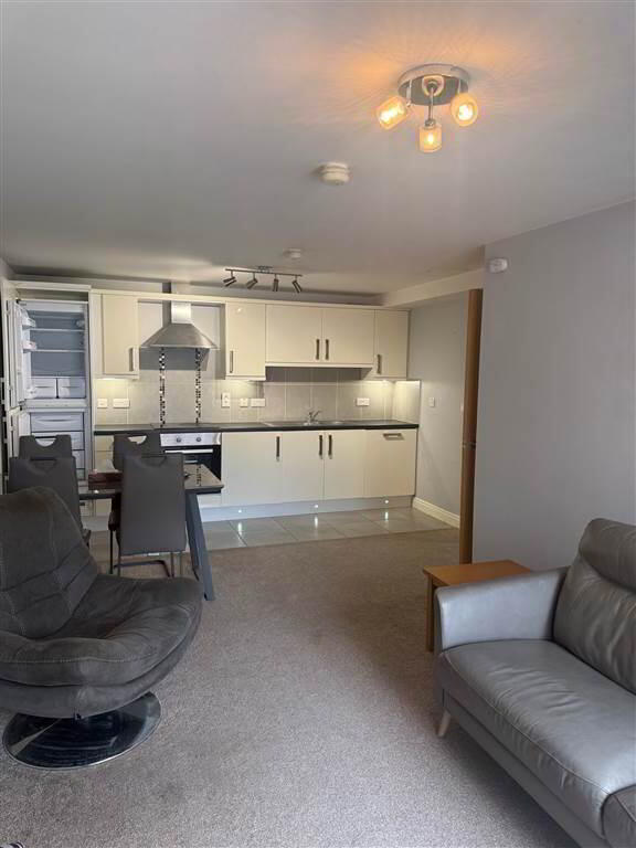 Apt 30 2c, Summerhill Avenue 5 of 9