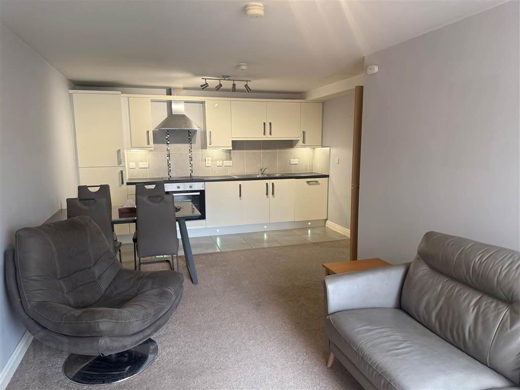 Apt 30 2c, Summerhill Avenue 4 of 9