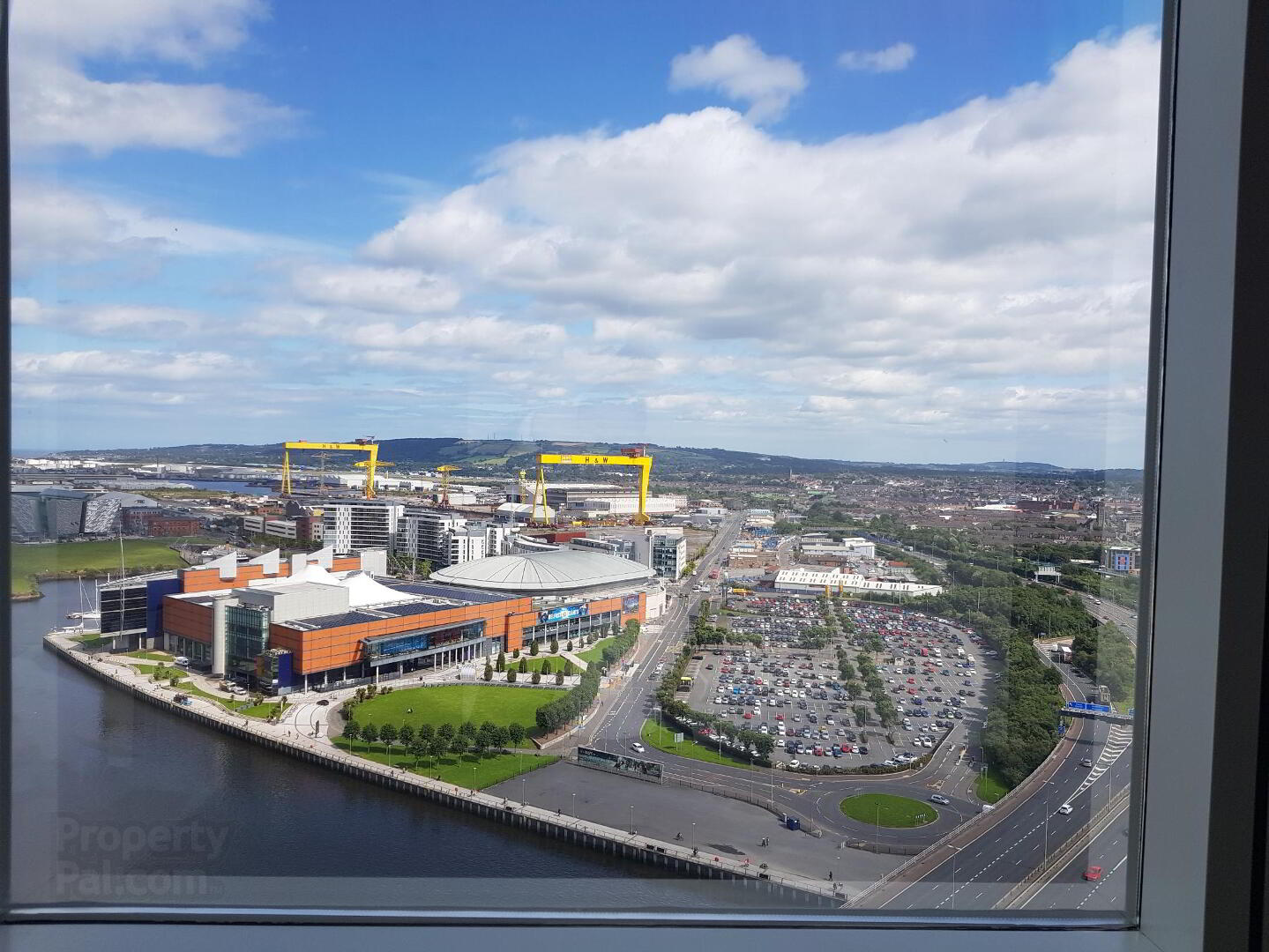 *stunning Penthouse Apartment OBEL Tower*, 62 Donegall Quay