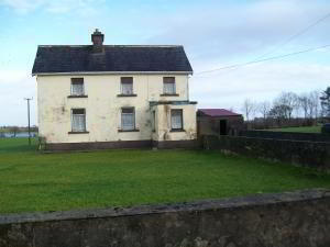 2 Storey Traditional Farmhouse 1 of 6