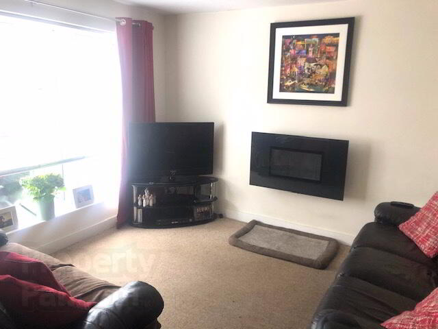 109 Farm Lodge Park