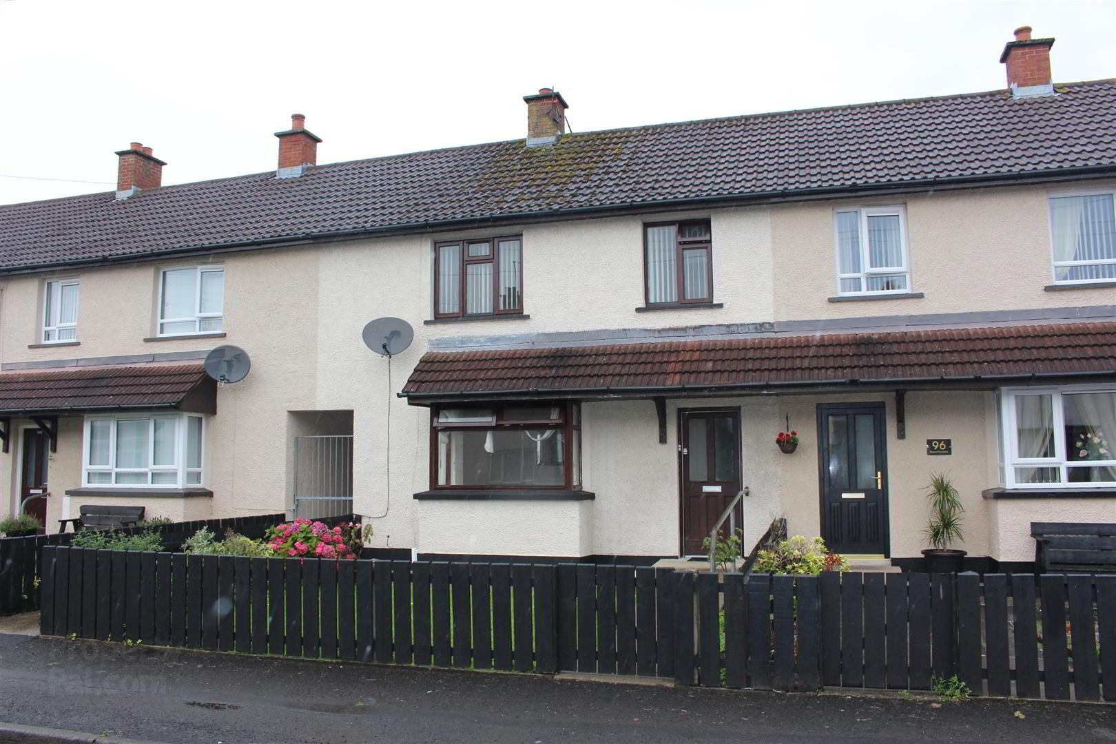 98 Roe Mill Gardens 1 of 7
