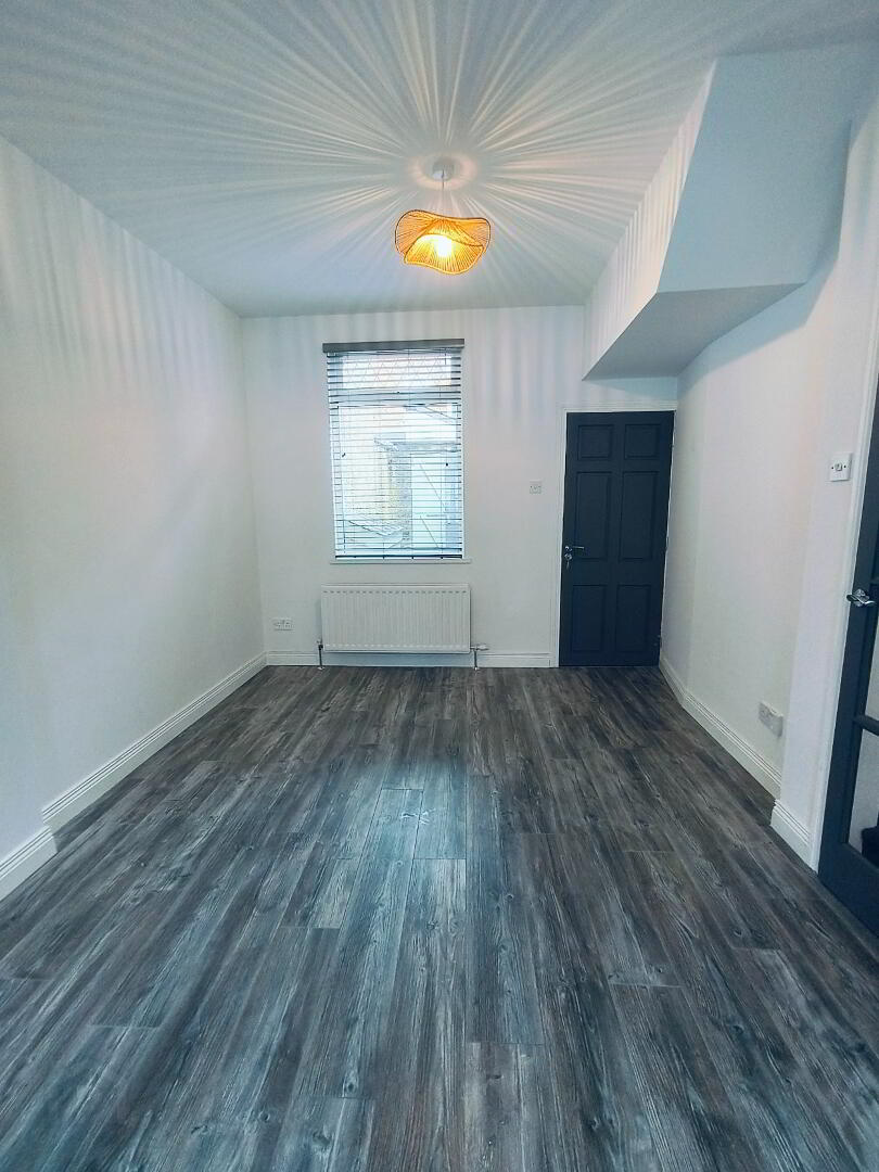 24 Titania Street 6 of 10