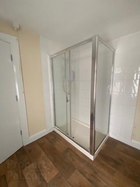 **student Property***, 54 Argyle Street 4 of 7