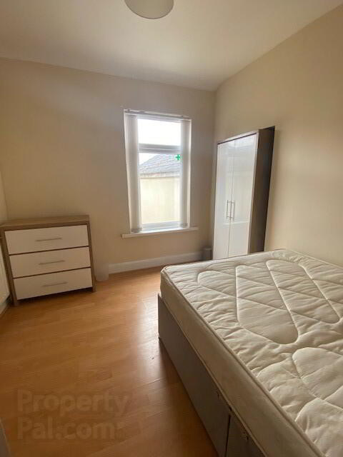 **student Property***, 54 Argyle Street 7 of 7