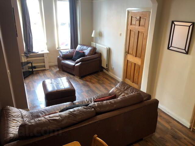 8 Meadowbank Place 4 of 11