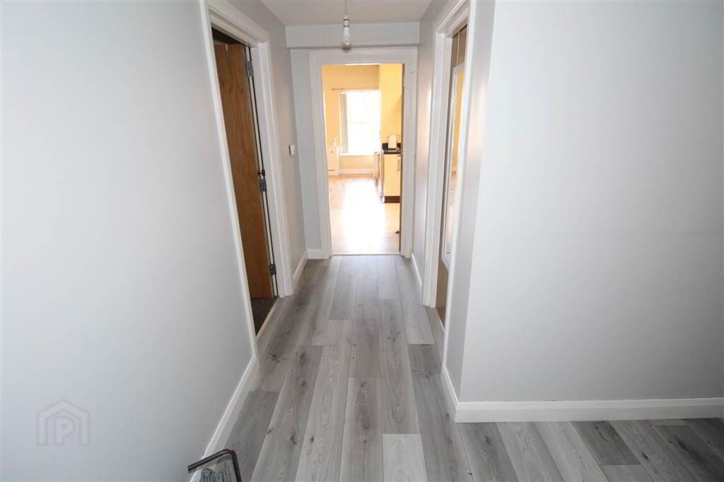 Apt 6 2, Annesley Street 8 of 9