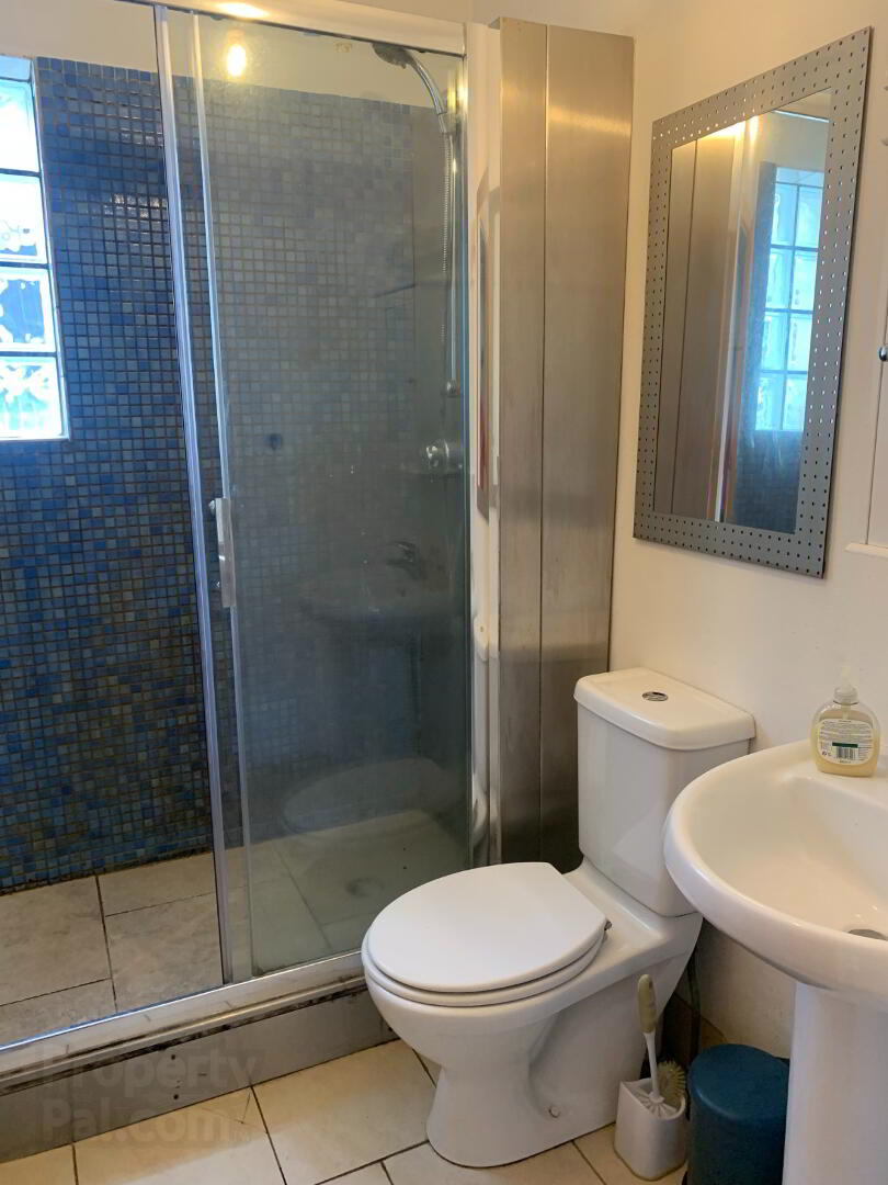 Unit B, 28 Southwell Rd 7 of 9