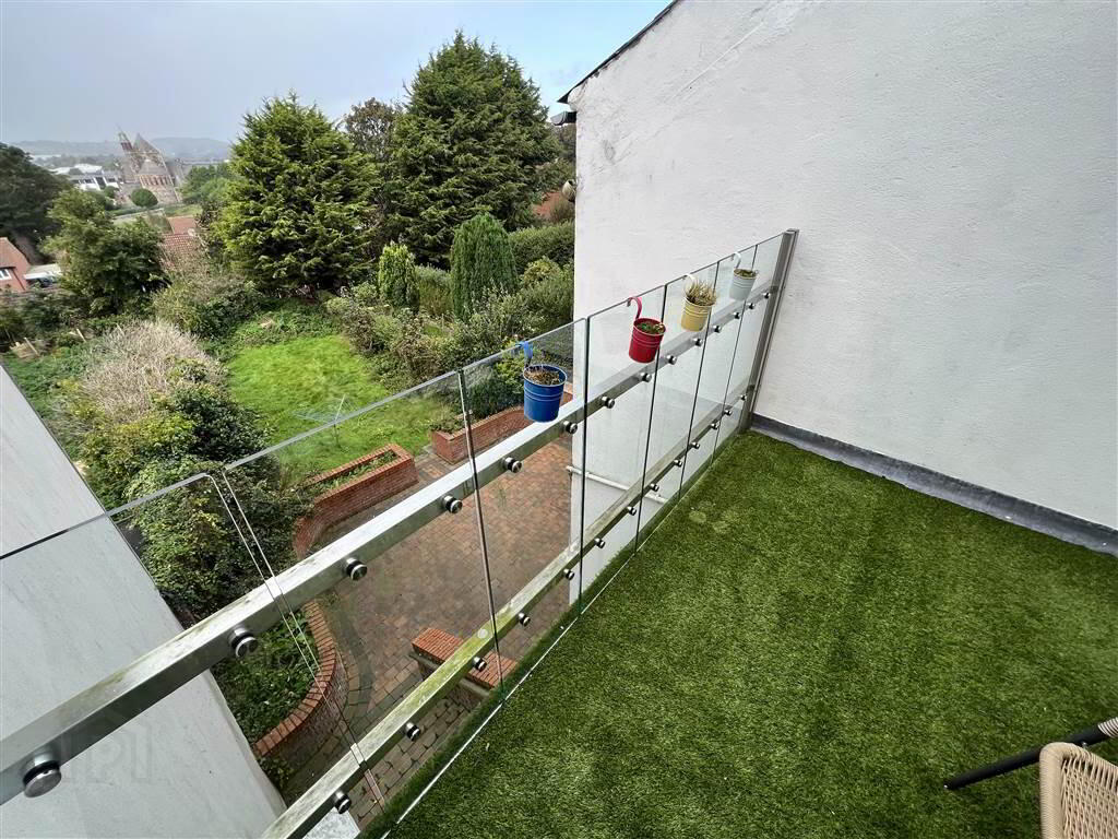 36b Victoria Avenue 12 of 12