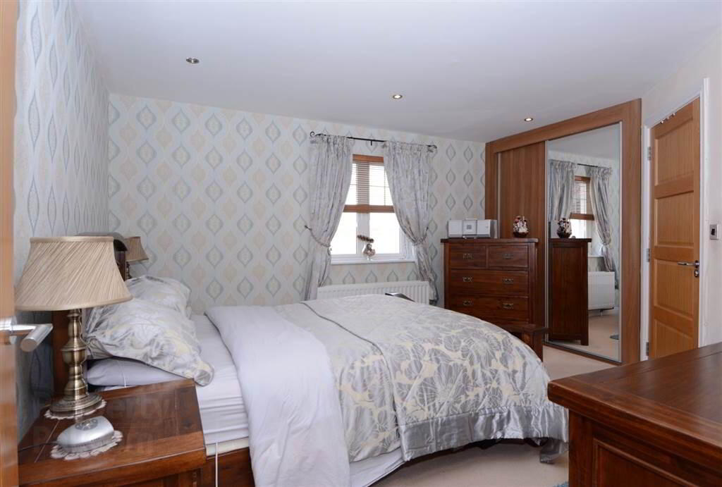 Apt 7 Elm House, 2 Beech Heights 9 of 13