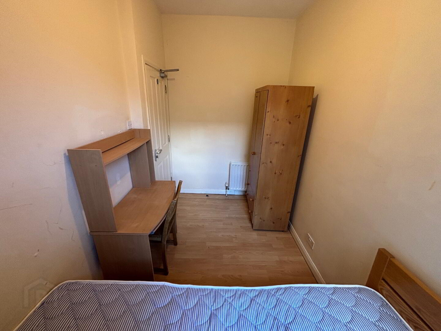 Great Location, 122b Fitzroy Avenue 13 of 23