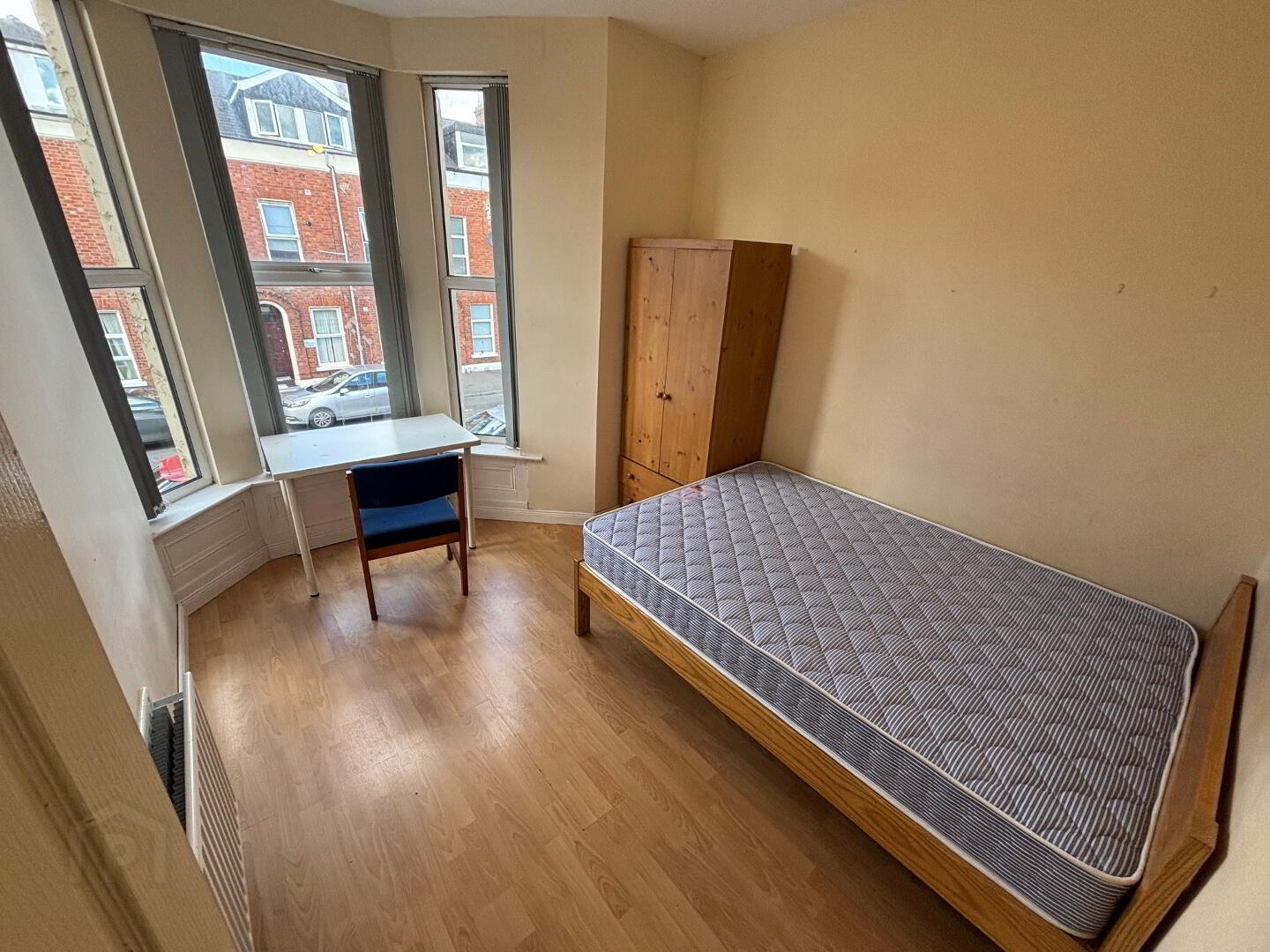 Great Location, 122b Fitzroy Avenue 14 of 23
